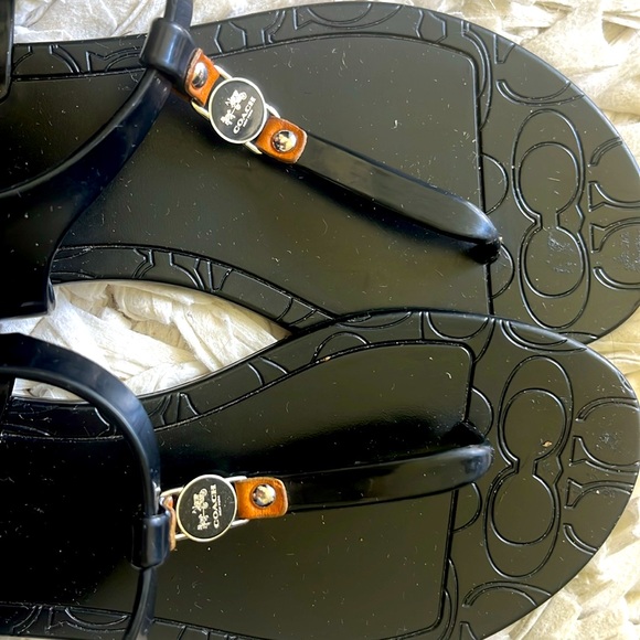 Coach Piccadilly Thong Slippers - Picture 2 of 4